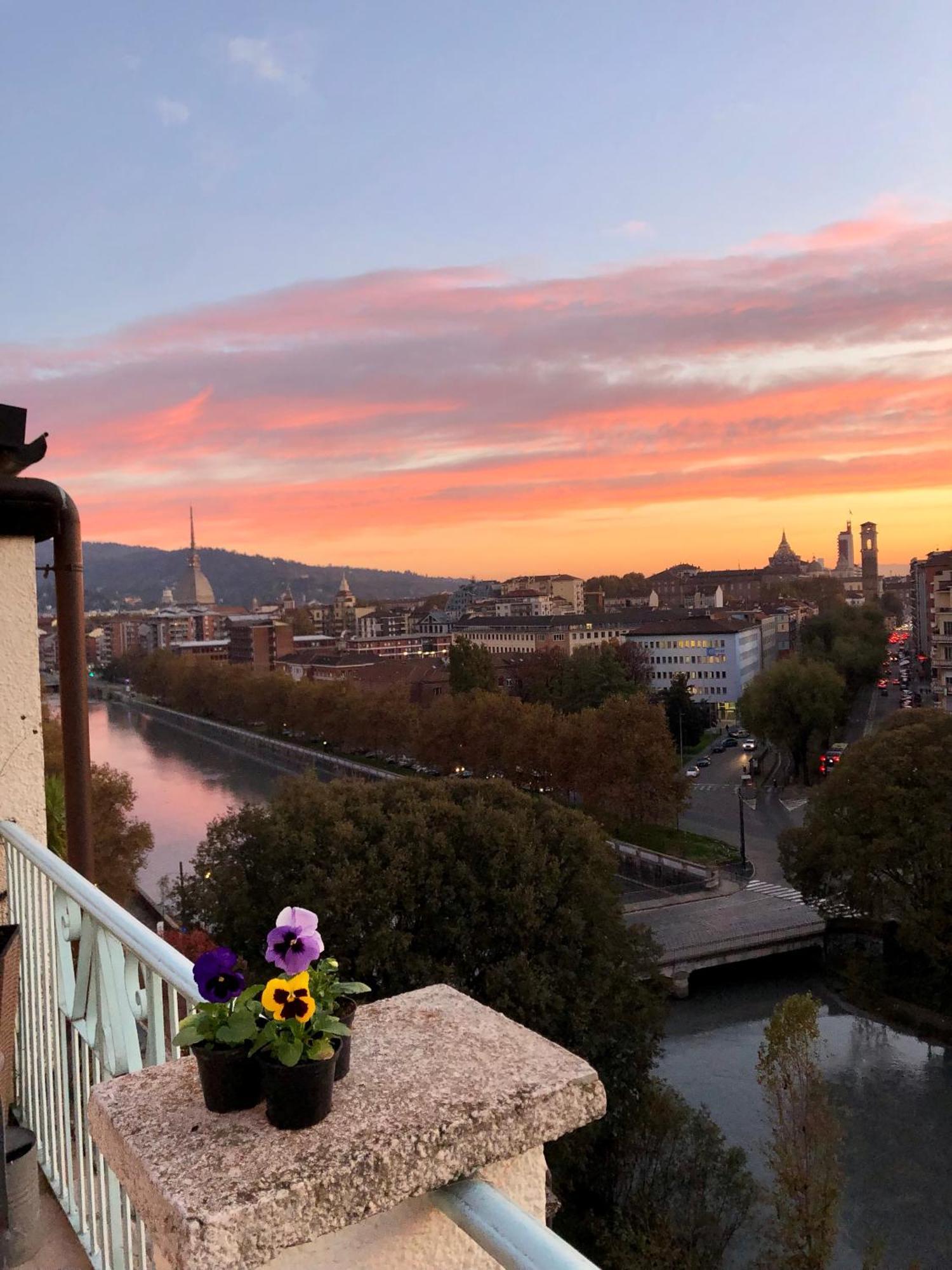 Attico Ellen Terrazza Con Vista Apartment ตูริน ภายนอก รูปภาพ